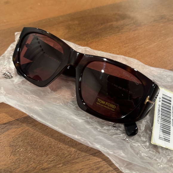 Tom Ford Sunglasses, New 240 - Picture 3 of 4